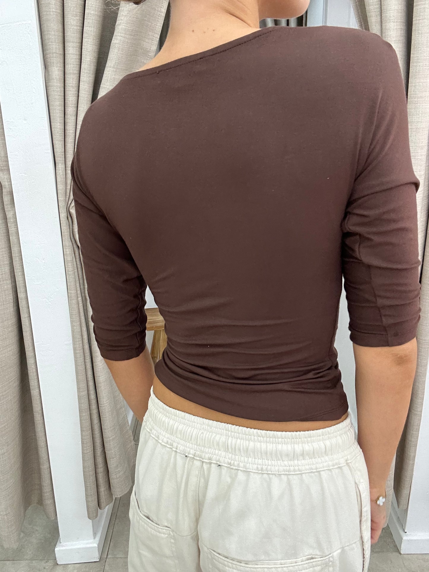 Choc V-Neck 1/4 Sleeve Top