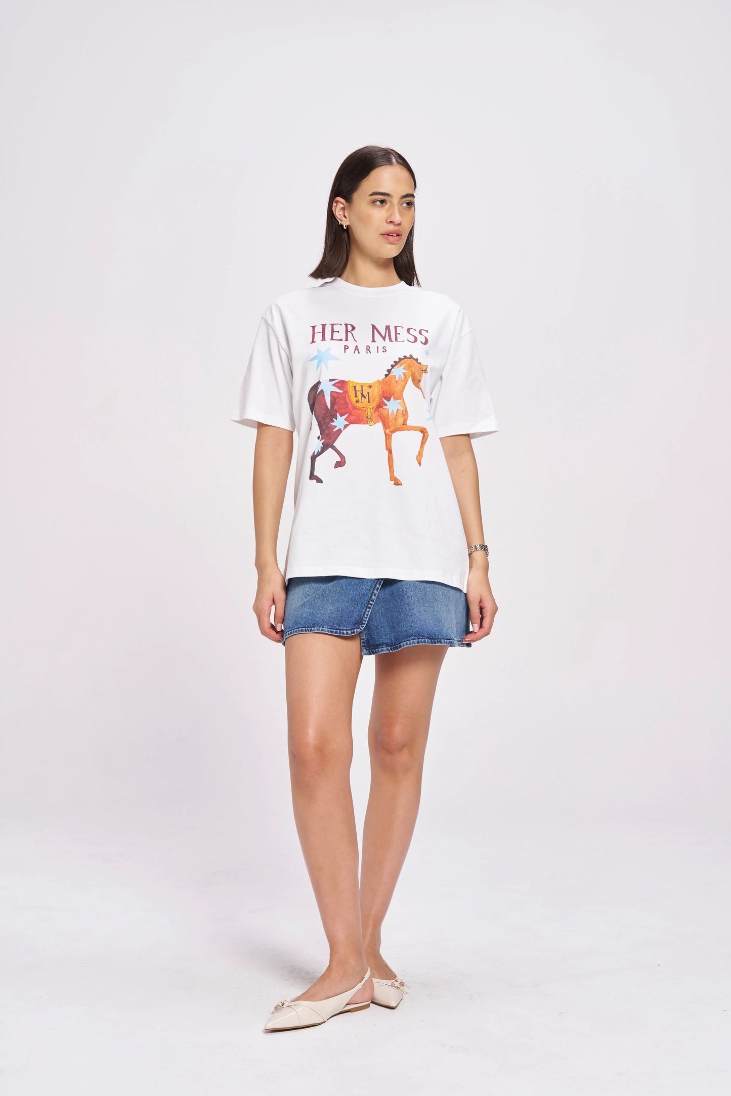 MAKU HER MESS WHITE TEE OVERSIZED