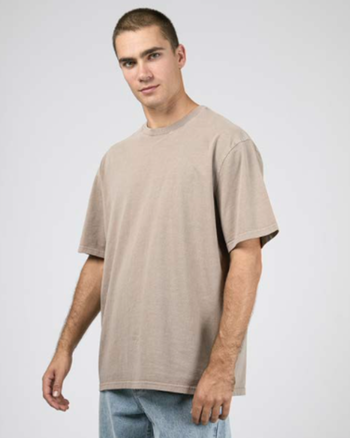ESSENTIAL FIT TEE mush