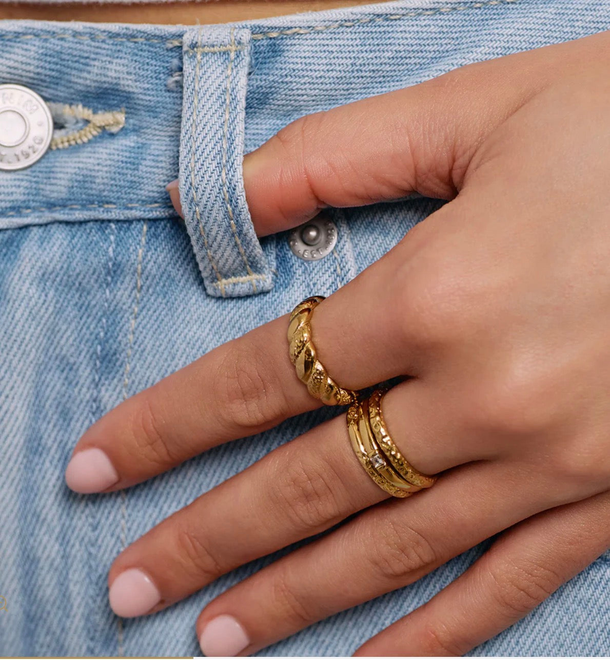 Lorenzo Gold Stacking Ring - Arms of Eve