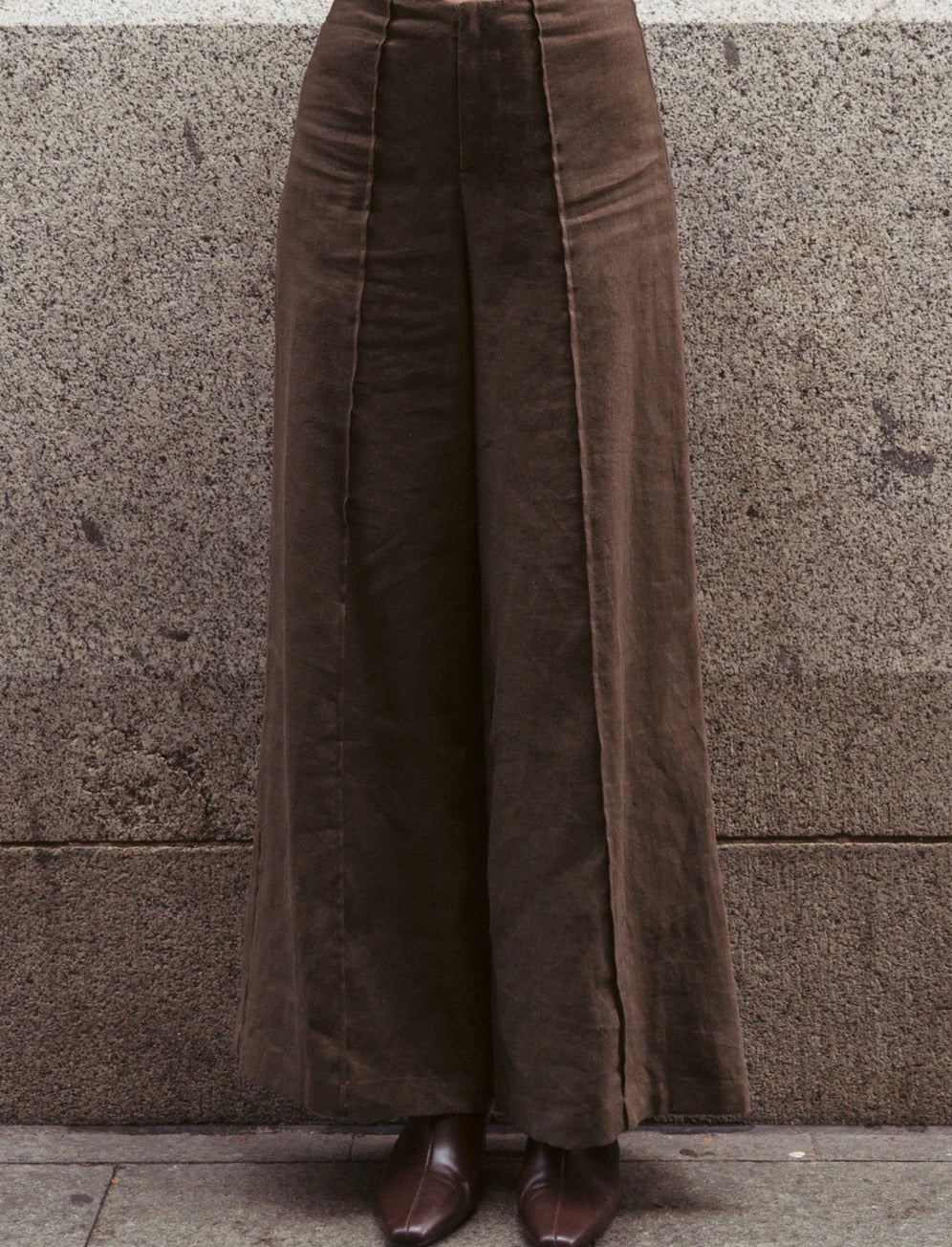 Choc Front Seam Linen Pant - White Closet