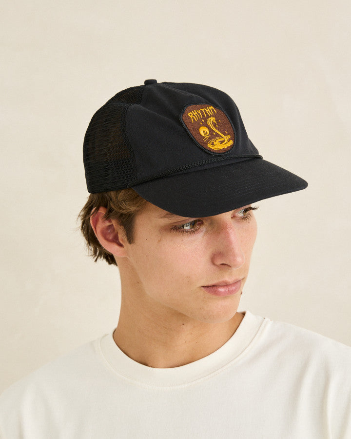 DESERT DAZE TRUCKER CAP black