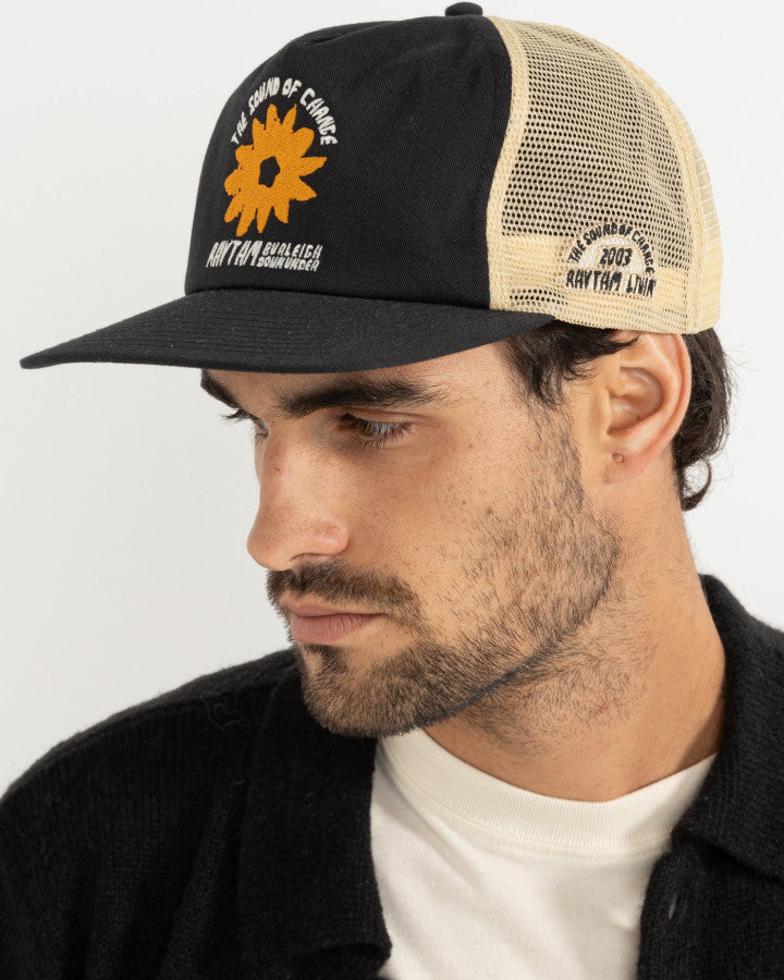 DOWN UNDER TRUCKER CAP BLACK