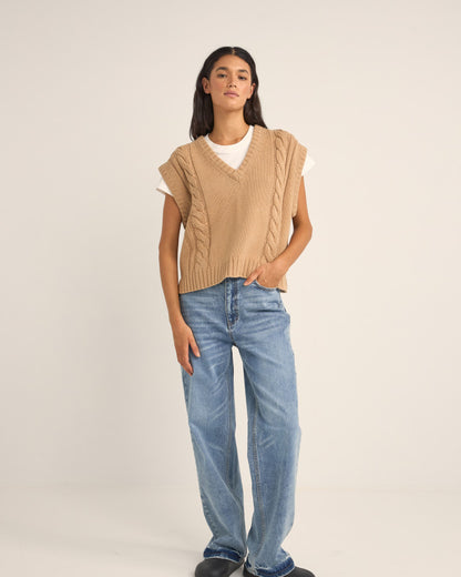 FINLEY CABLE KNIT VEST