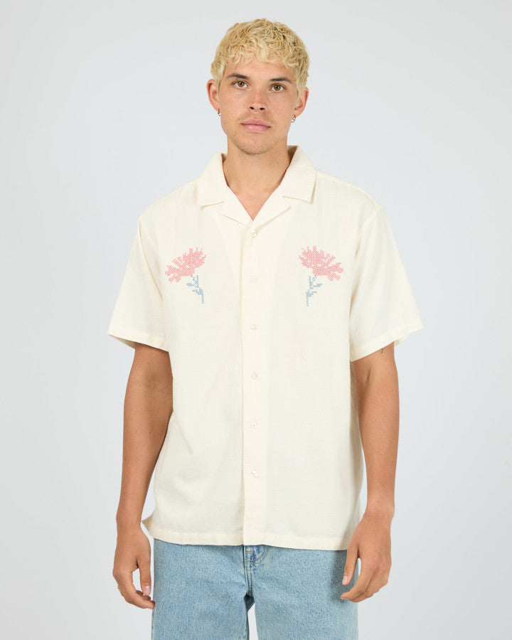 FLORAL CROSS STITCH SS SHIRT nat