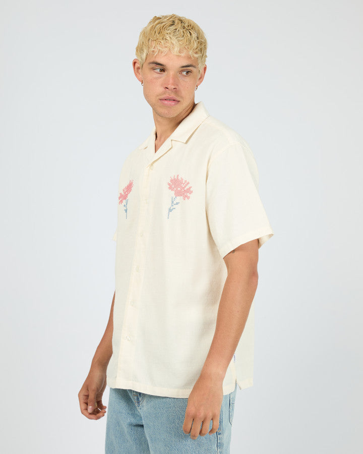 FLORAL CROSS STITCH SS SHIRT nat