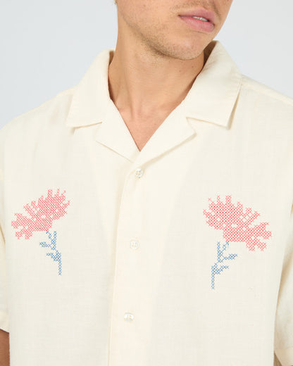 FLORAL CROSS STITCH SS SHIRT nat