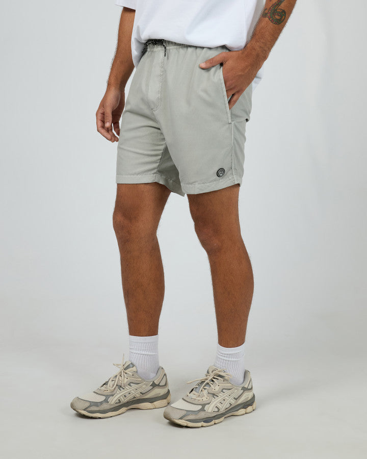 ILLUSION SHORT light grey