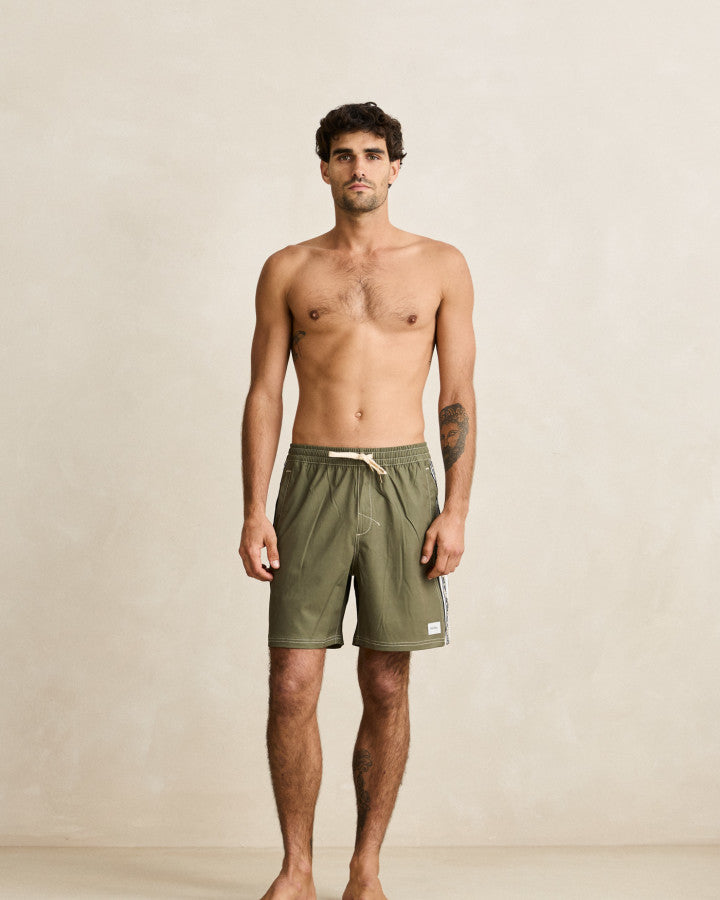 PANEL STRIPE BEACH SHORT olive