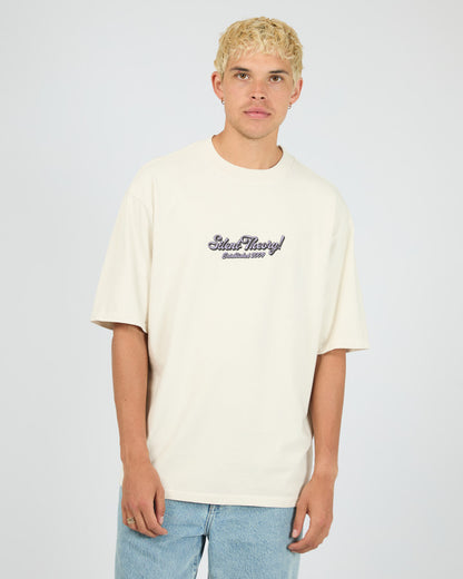 PULL UP A CHAIR TEE nat