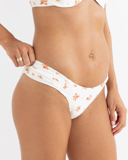 ROSIE FLORAL SOFT SIDE HOLIDAY PANT white