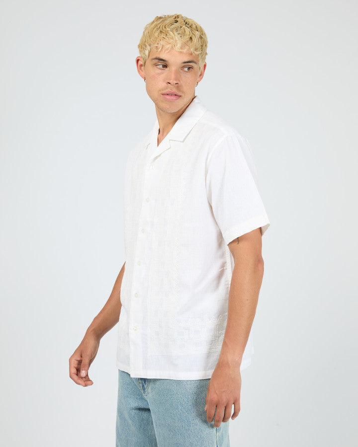 SHORES SS SHIRT wht