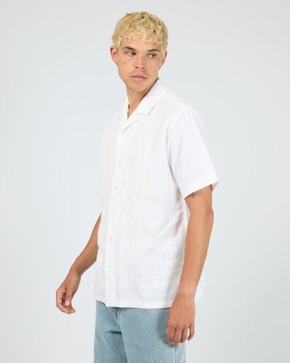 SHORES SS SHIRT wht